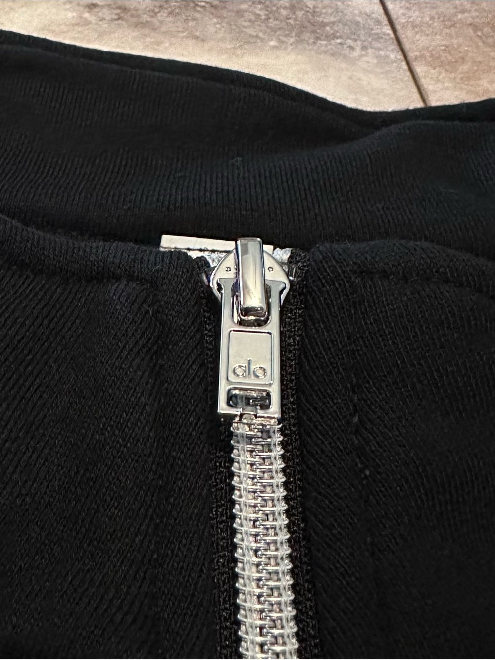 Alo Yoga Accolade 1/4 Zip Pullover Black NWT Quarter Zip Sweatshirt Size Large - Picture 4 of 11